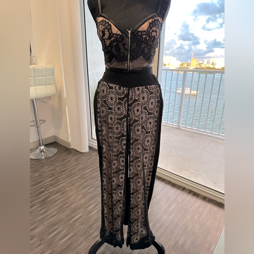 Black & beige lace pants